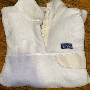 White & Cream Patagonia Fleece Pullover